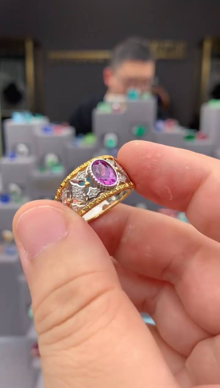 【闪购商品】彩色蓝宝石戒指18K金镶嵌1.3ct  紫蓝宝戒指