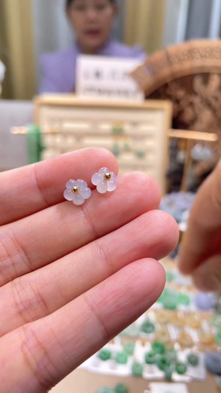 翡翠未镶嵌颈饰花耳钉一对