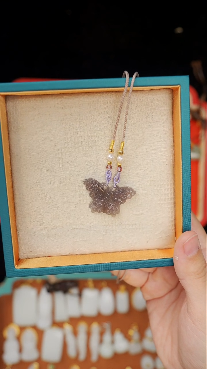 吊坠(不含链)18K金镶嵌和田玉吊坠