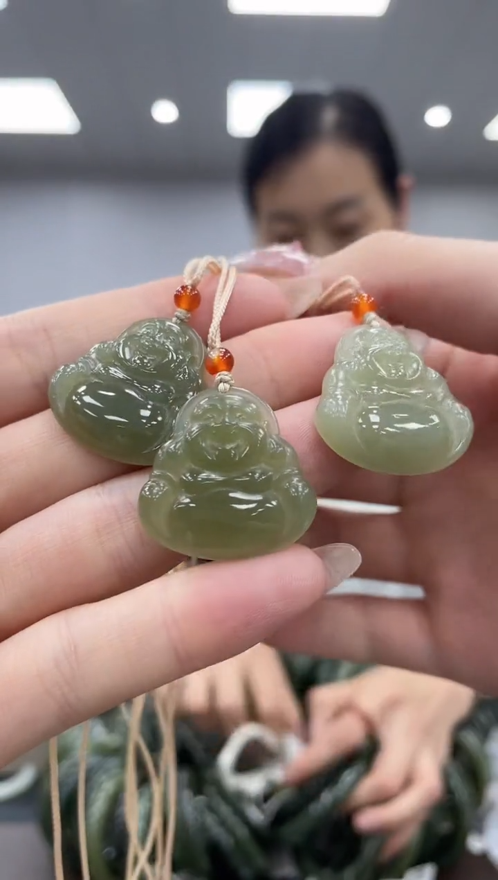 和田玉未镶嵌颈饰多样性拍一发一佛公