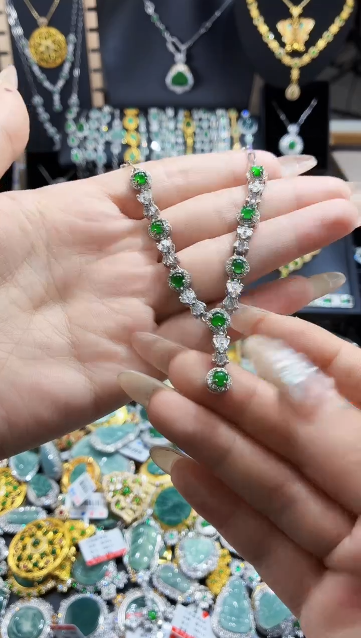 翡翠未镶嵌吊坠(不含链)天然翡翠a货 多样性发其一