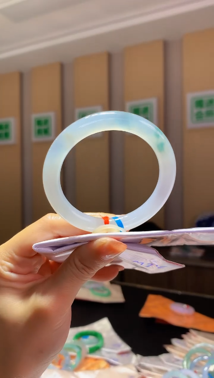 未镶嵌手镯翡翠-C21 圈口54 