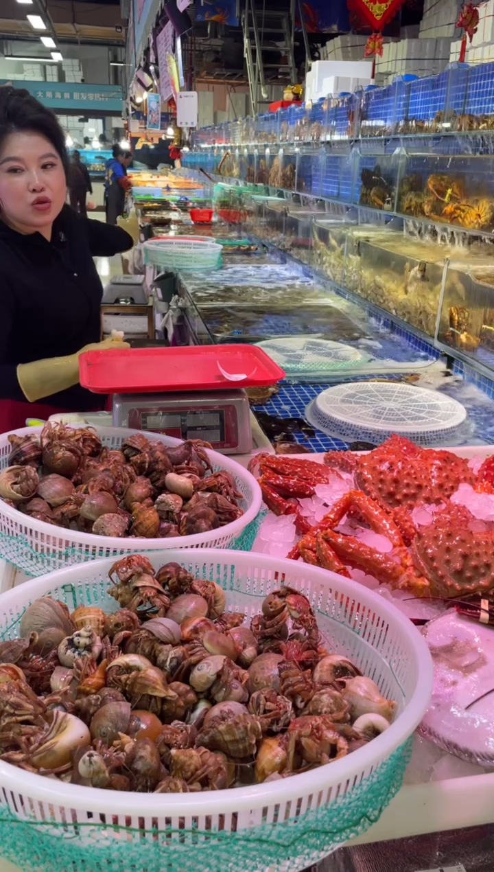 中国大陆断氧波龙1只断爪，鸦片一条多宝一条