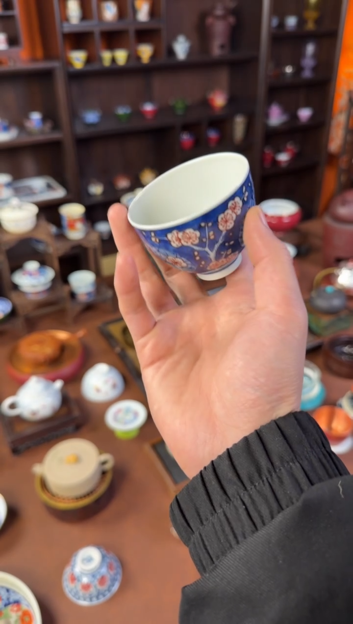 景德镇手绘青花满工冰梅杯