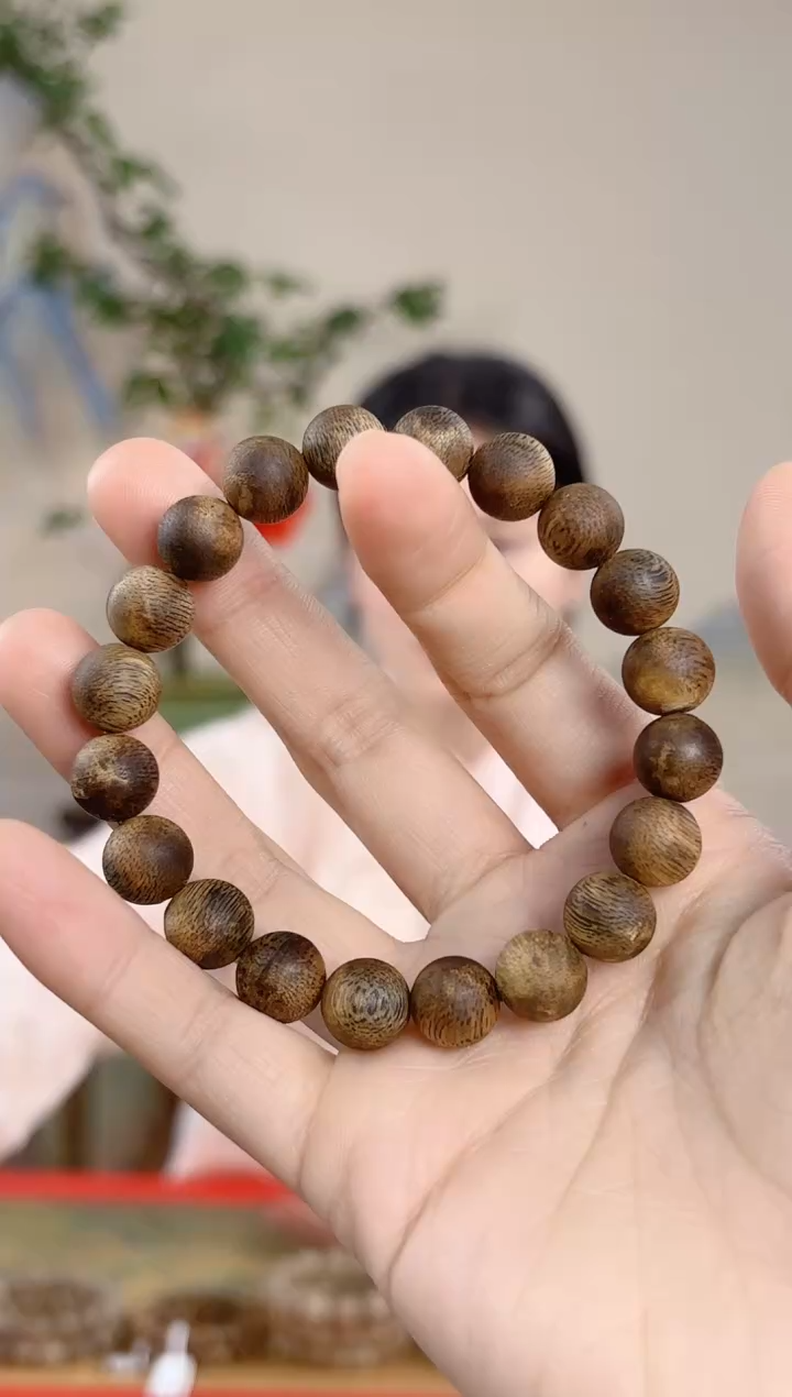 【闪购商品】沉香手串海南莺歌绿棋母树10mm高货多样性发货