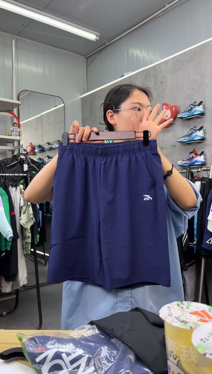 安踏儿童衣服尺码 ：160