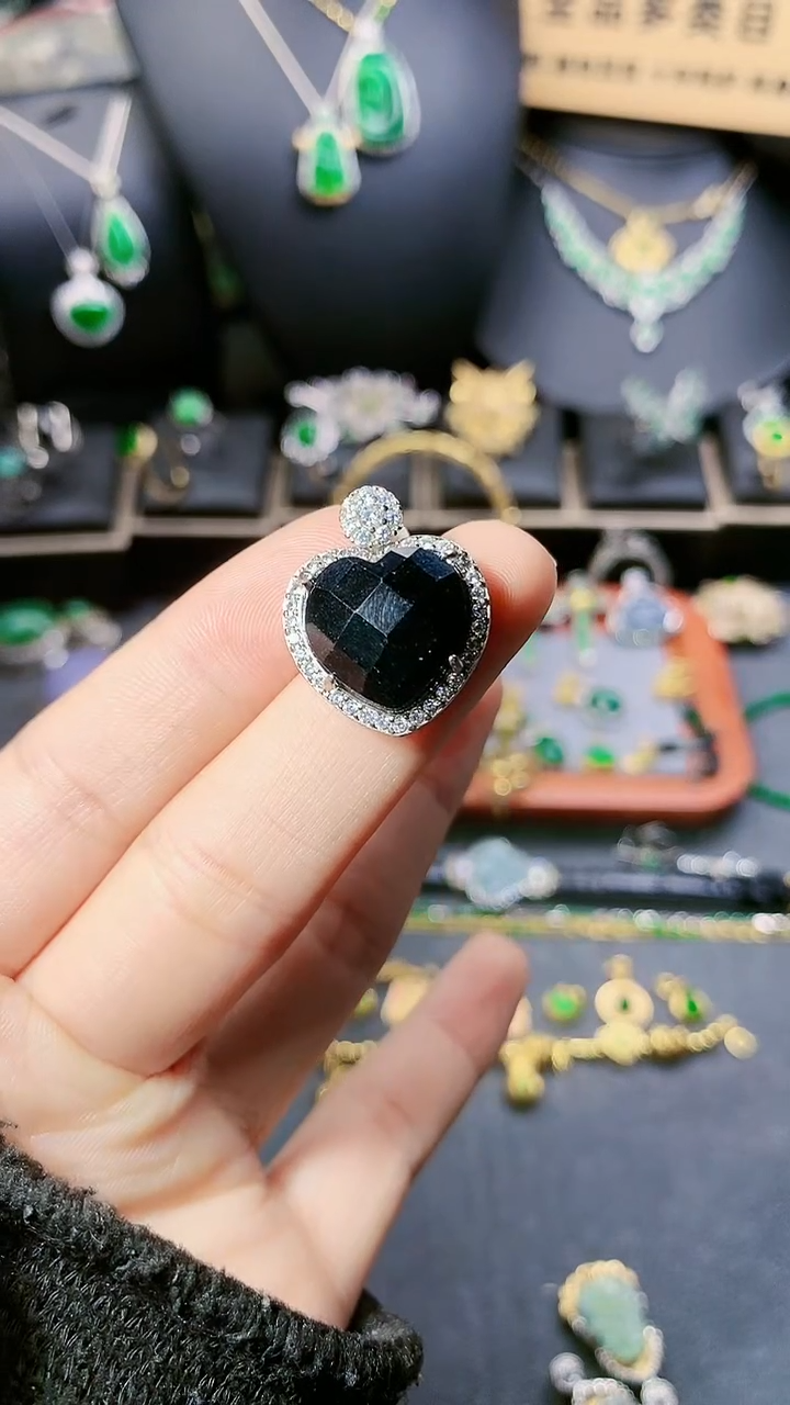 【闪购商品】翡翠吊坠(不含链)未镶嵌吊坠