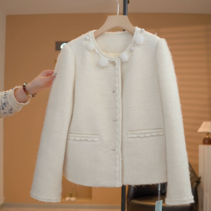 【媛媛】重工珍珠扣小香风气质百搭羽绒外套-Y20094