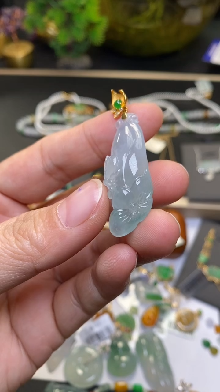 颈饰18K金镶嵌翡翠净货39233