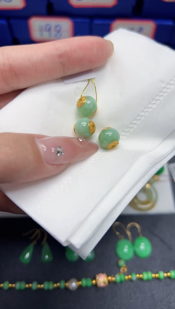 【闪购商品】翡翠颈饰未镶嵌Y缅料A货/多样性发货/一件