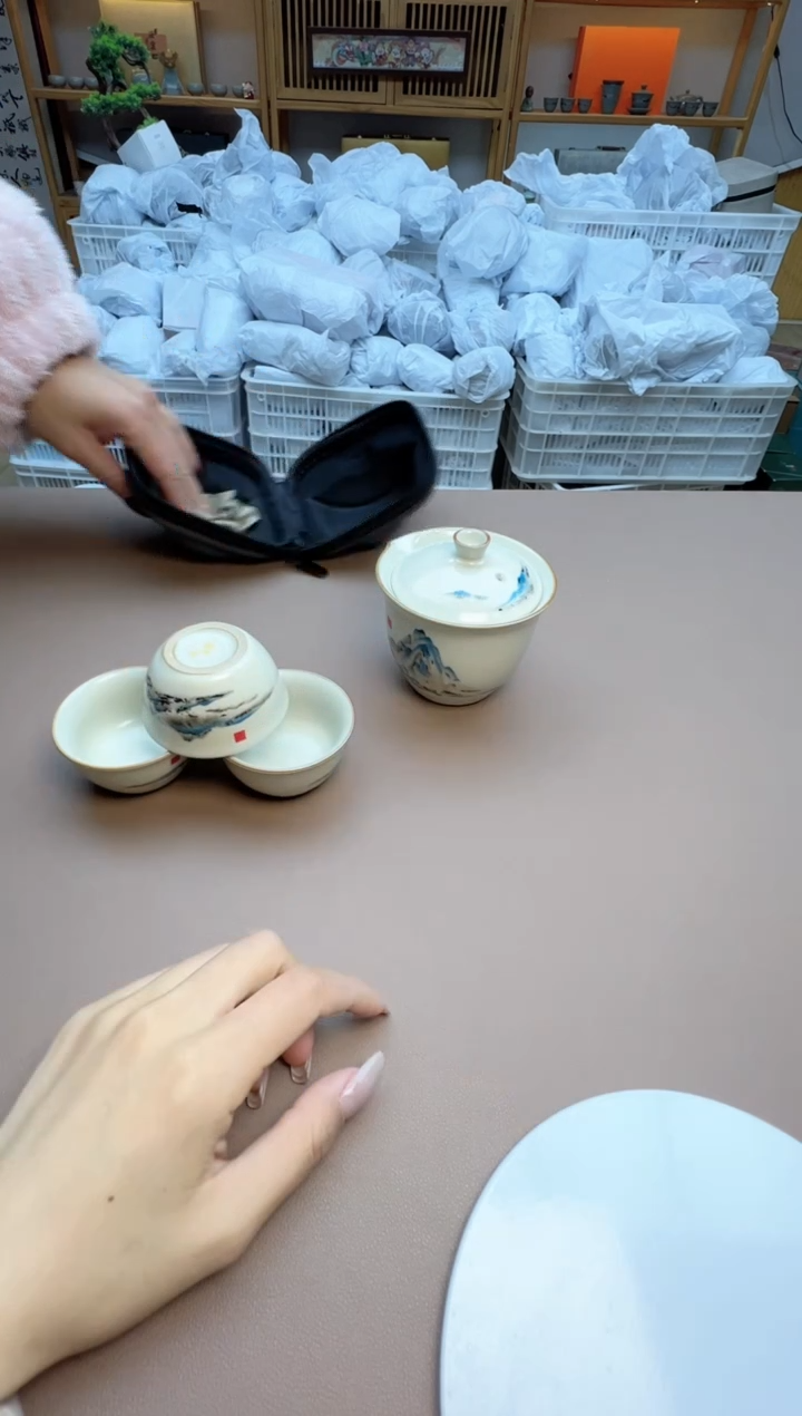 【闪购商品】摆件瓷制品S1111111111111