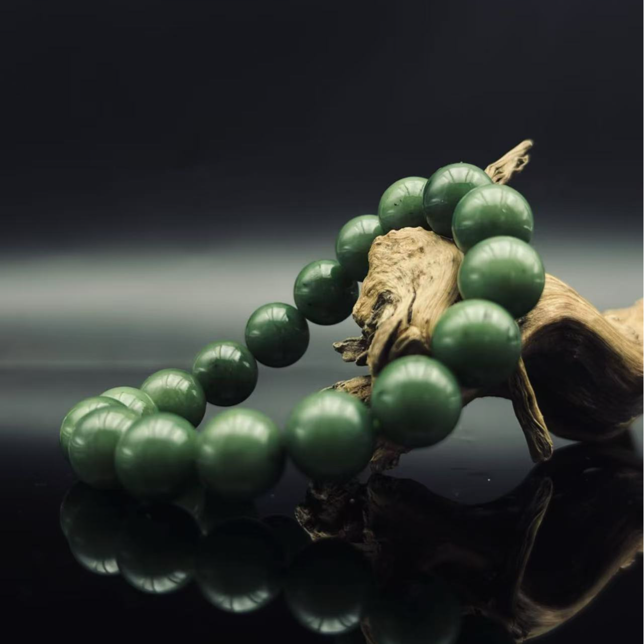 和田玉碧玉微猫圆珠手串（12mm）3876