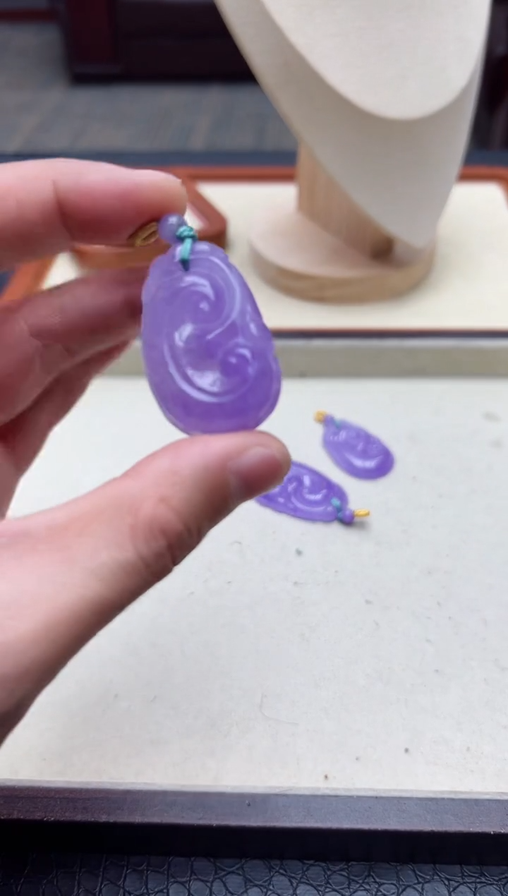 【闪购商品】翡翠颈饰未镶嵌        