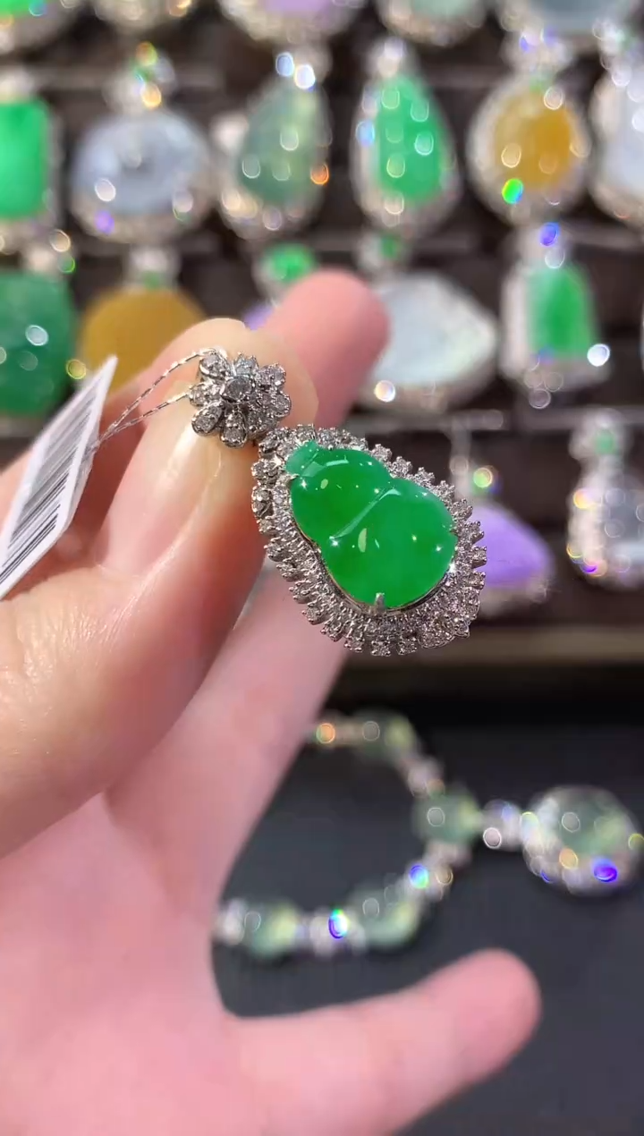 吊坠(不含链)18K金镶嵌翡翠冬日珠宝Q60