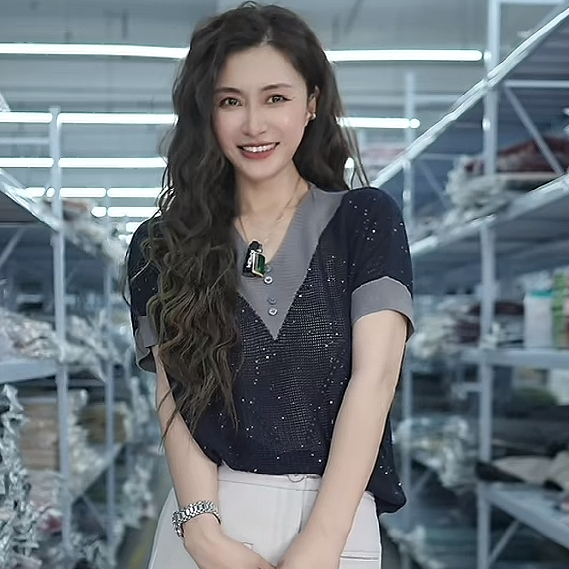 【思思精选】韩版时尚气质V领镂空亮片减龄百搭针织衫A253#