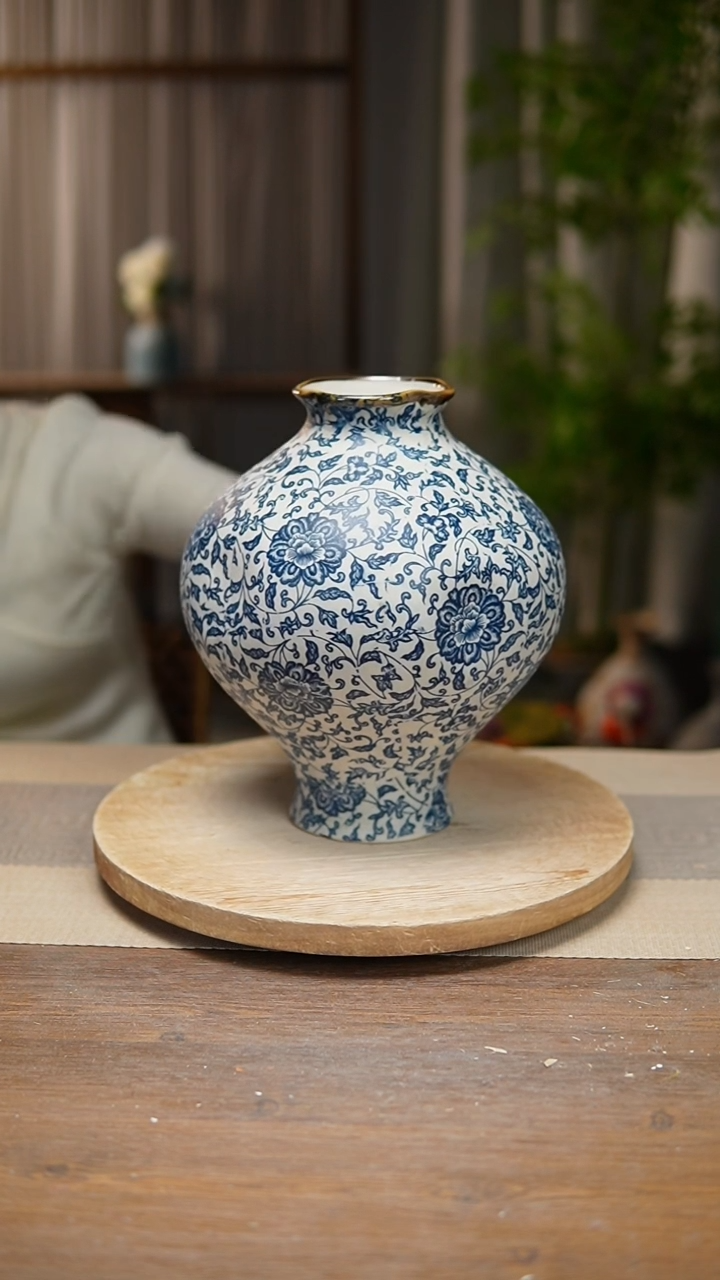 【闪购商品】陶瓷  花器青花瓷缠枝莲灯笼