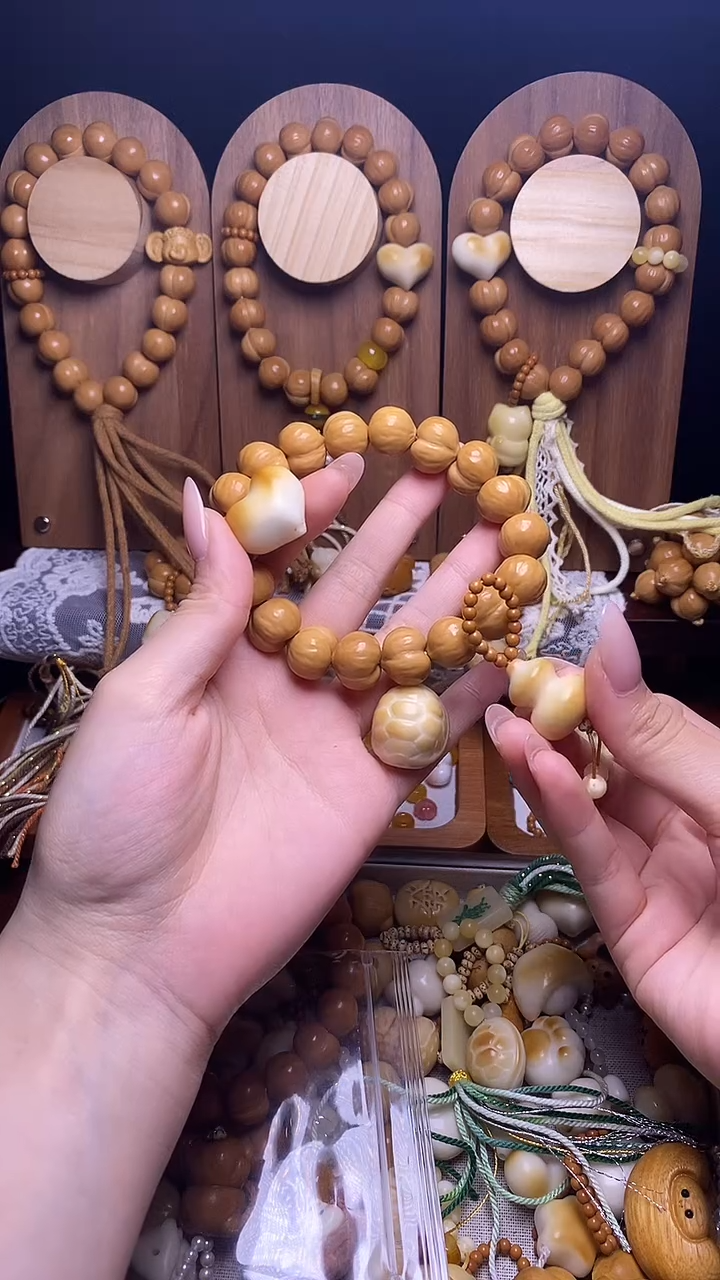 吊坠猴头核桃づ***月全品聚宝盆爱心牙果葫芦吊坠富甲三通木咖流苏
