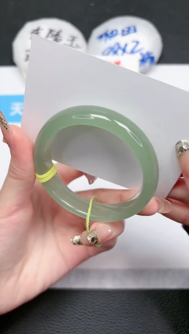 【闪购商品】石英质玉手镯未镶嵌38-52.7