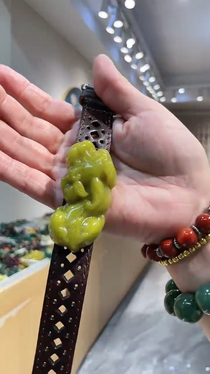 【闪购商品】岫玉颈饰未镶嵌手牌