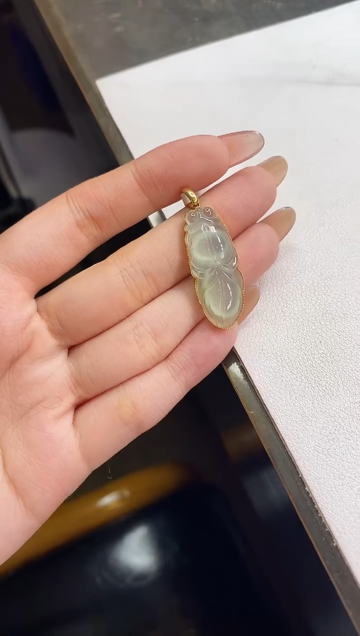 【闪购商品】翡翠颈饰18K金镶嵌小金鱼