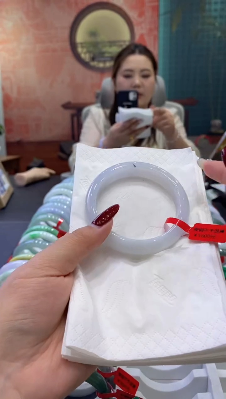 【闪购商品】翡翠手镯未镶嵌多人005220