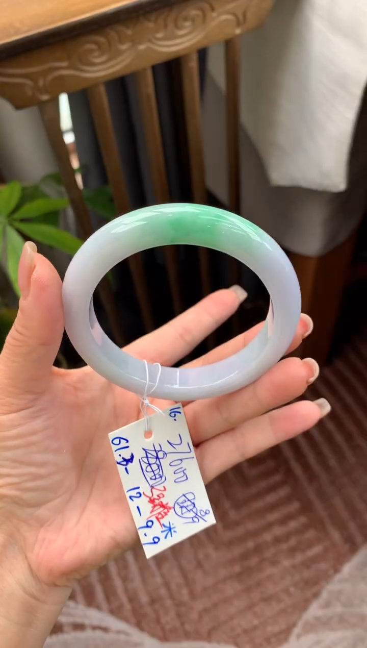 未镶嵌手镯翡翠做****师手镯