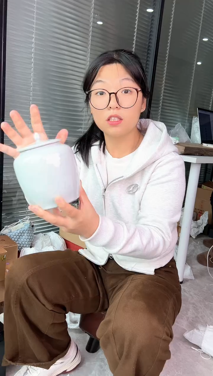 茶叶罐  随机发          