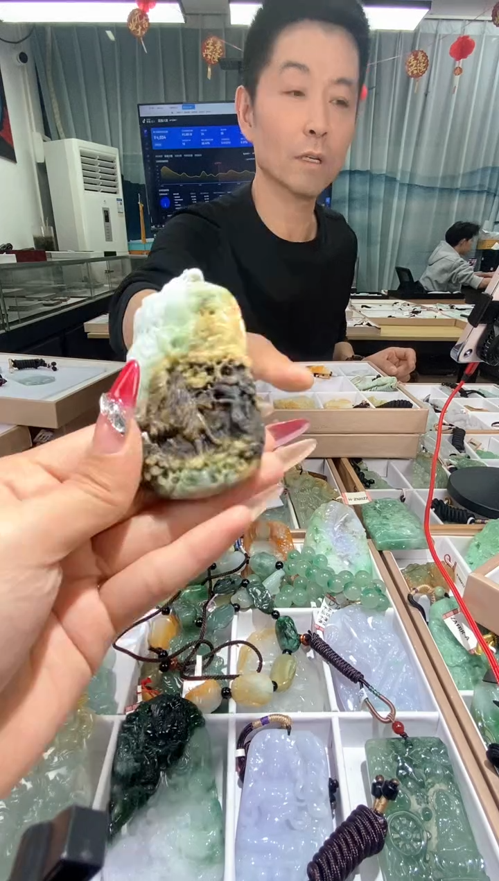 【闪购商品】翡翠颈饰未镶嵌天然缅甸翡翠A货未镶嵌