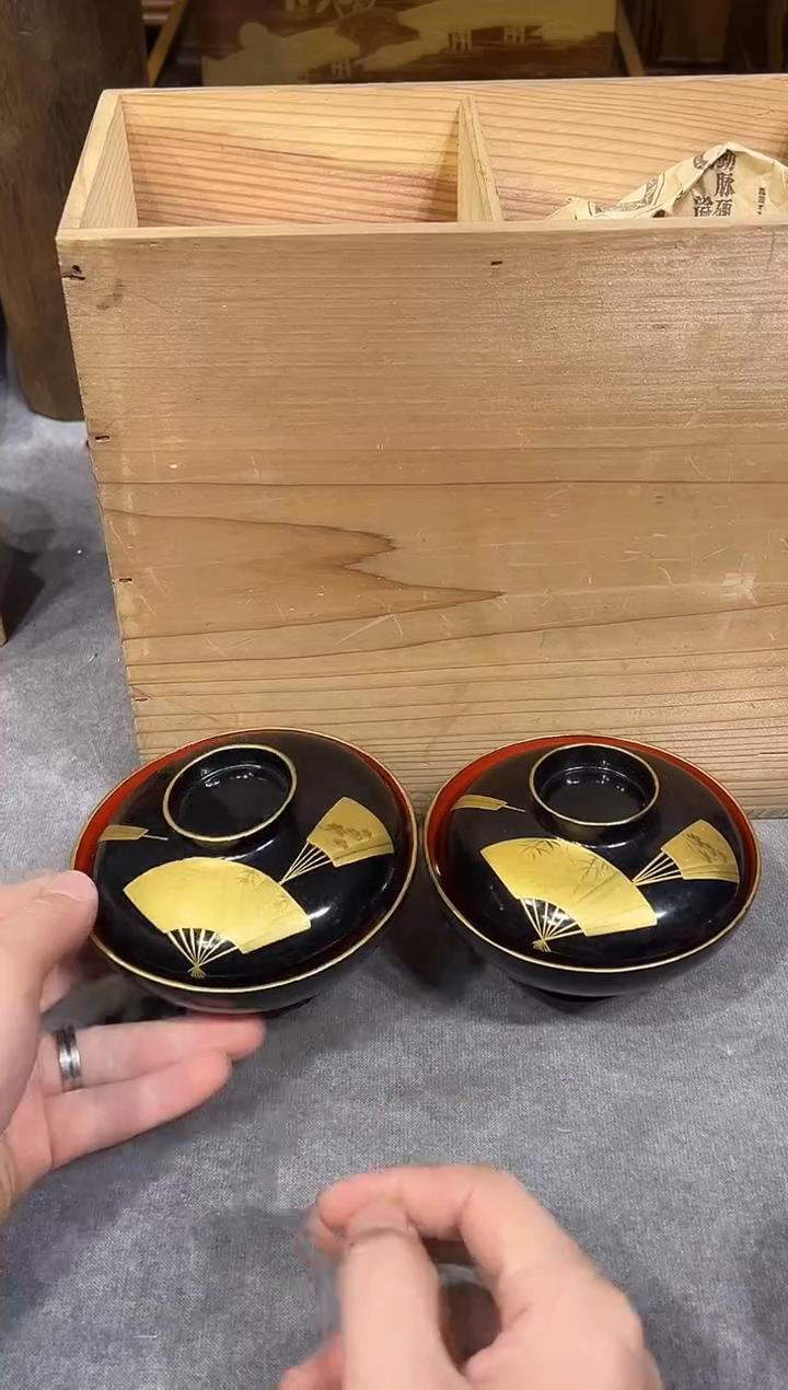 金莳绘 盖碗两只