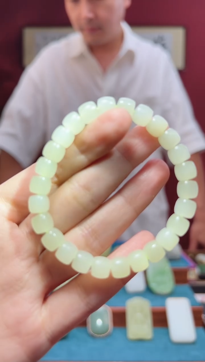 和田玉未镶嵌吊坠(不含链)1