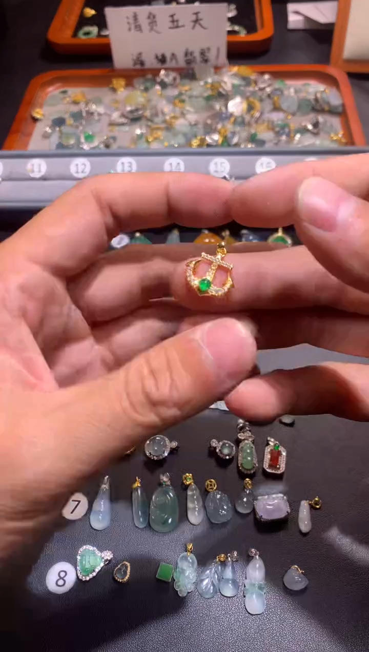 【闪购商品】翡翠吊坠(不含链)银S925镶嵌1
