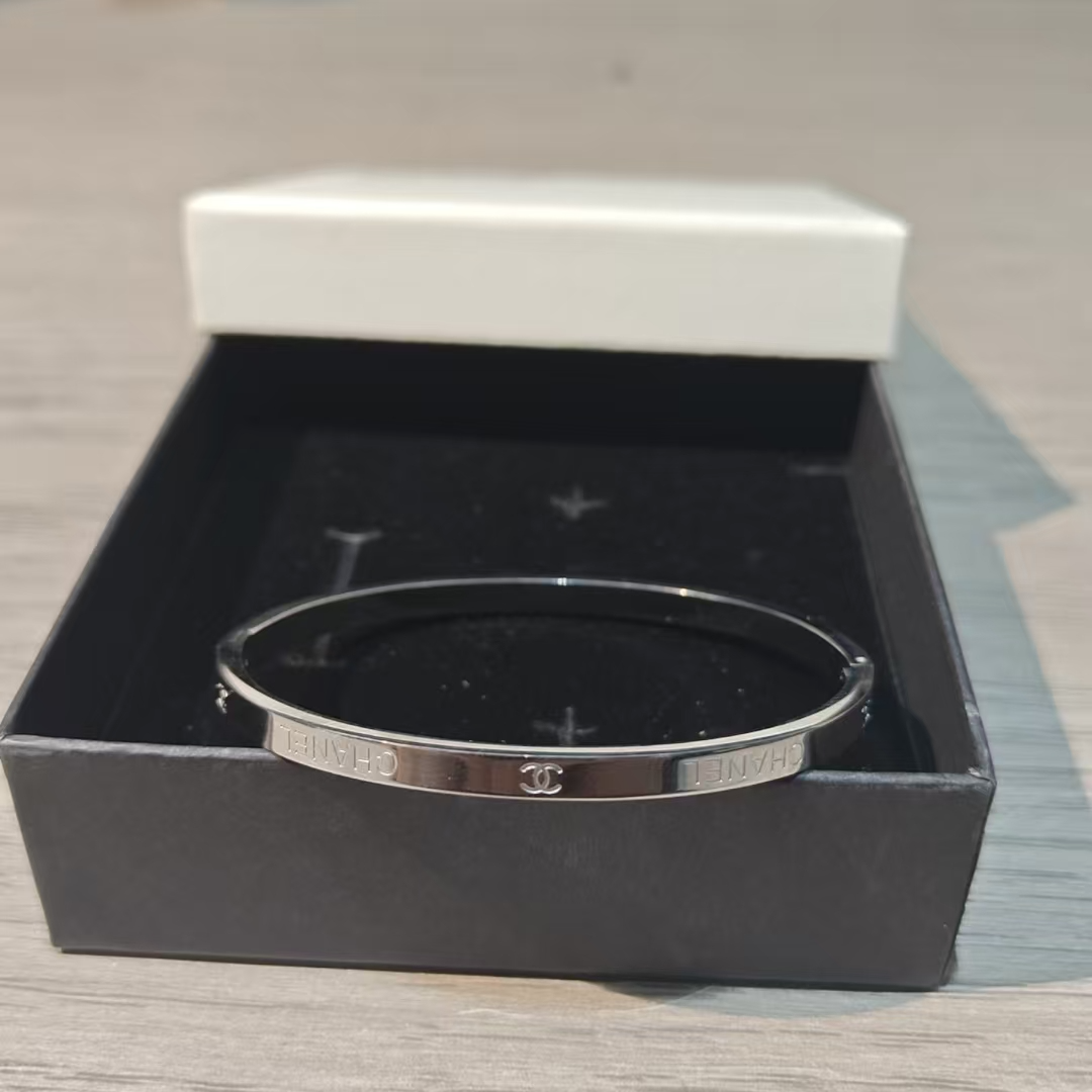 钛钢手镯 超精致~新款轻奢百搭合金手镯 /无礼盒008