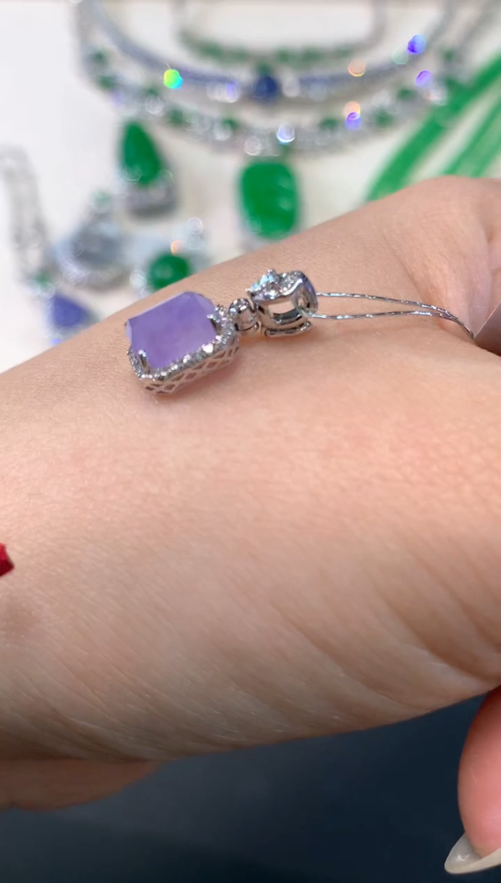 【闪购商品】翡翠吊坠(不含链)18K金镶嵌A79|2980