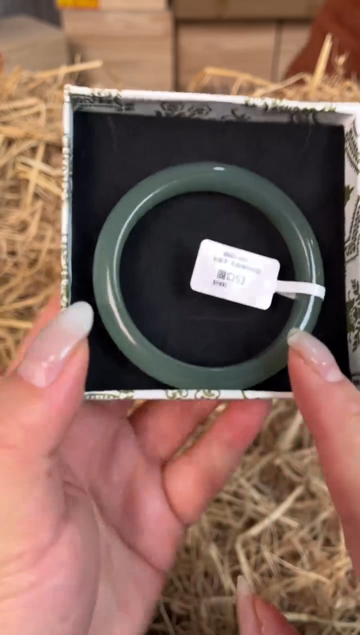 未镶嵌手镯石英质玉D-037