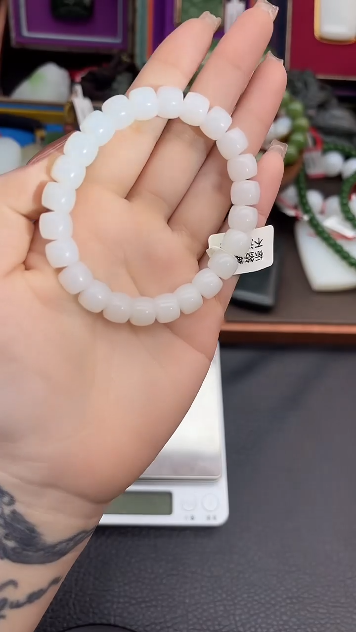 未镶嵌手串和田玉董小姐推荐 多样性发货 拍一发一yt10