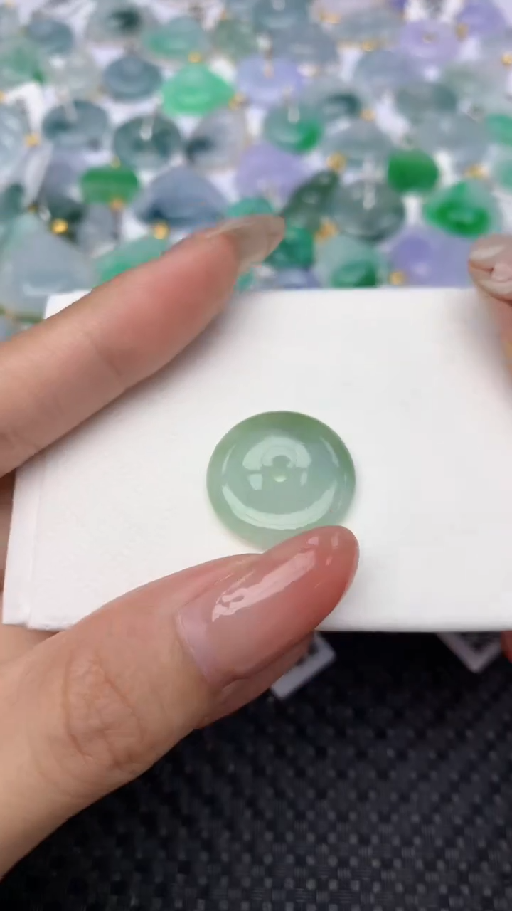 翡翠未镶嵌颈饰 天然翡翠a货