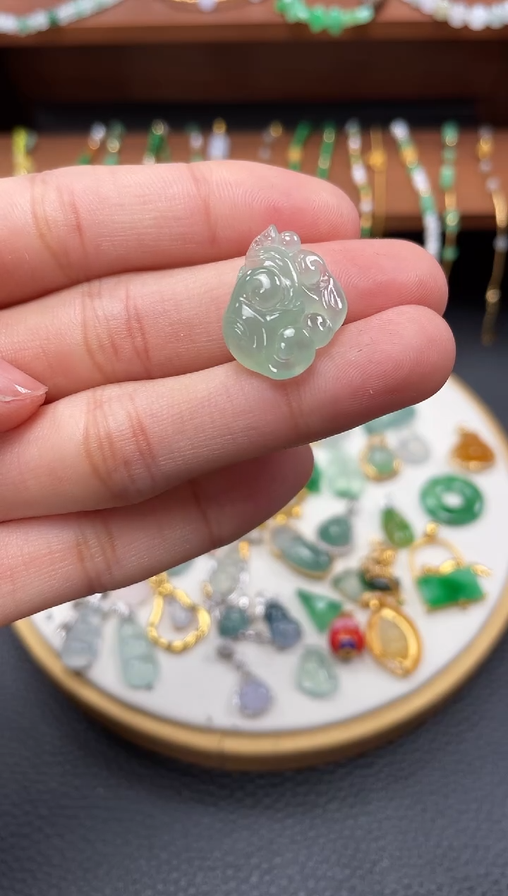 【闪购商品】翡翠吊坠(不含链)未镶嵌一个   JK619