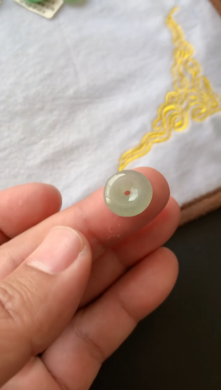 颈饰未镶嵌翡翠1