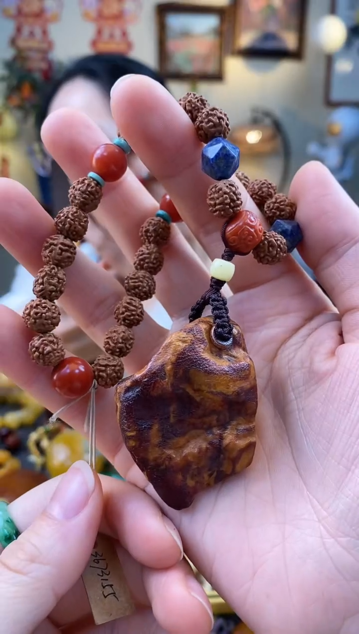 【闪购商品】未镶嵌琥珀手串手持