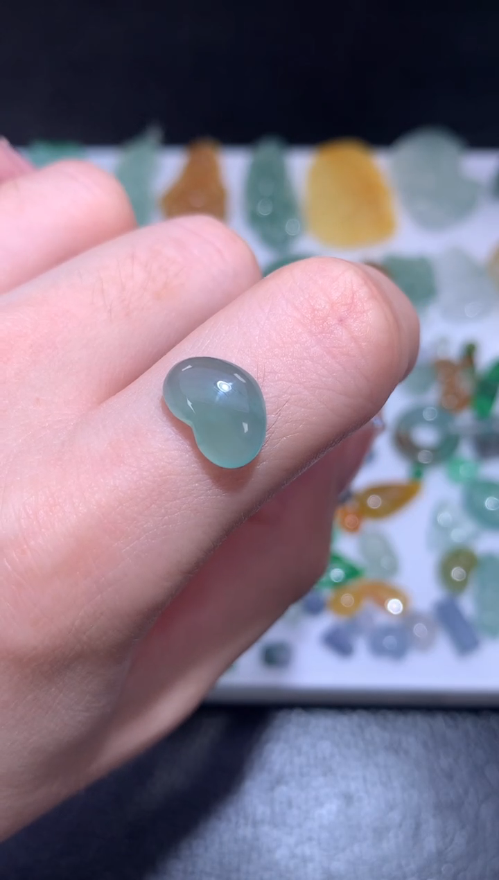 定制翡翠未镶嵌爱心