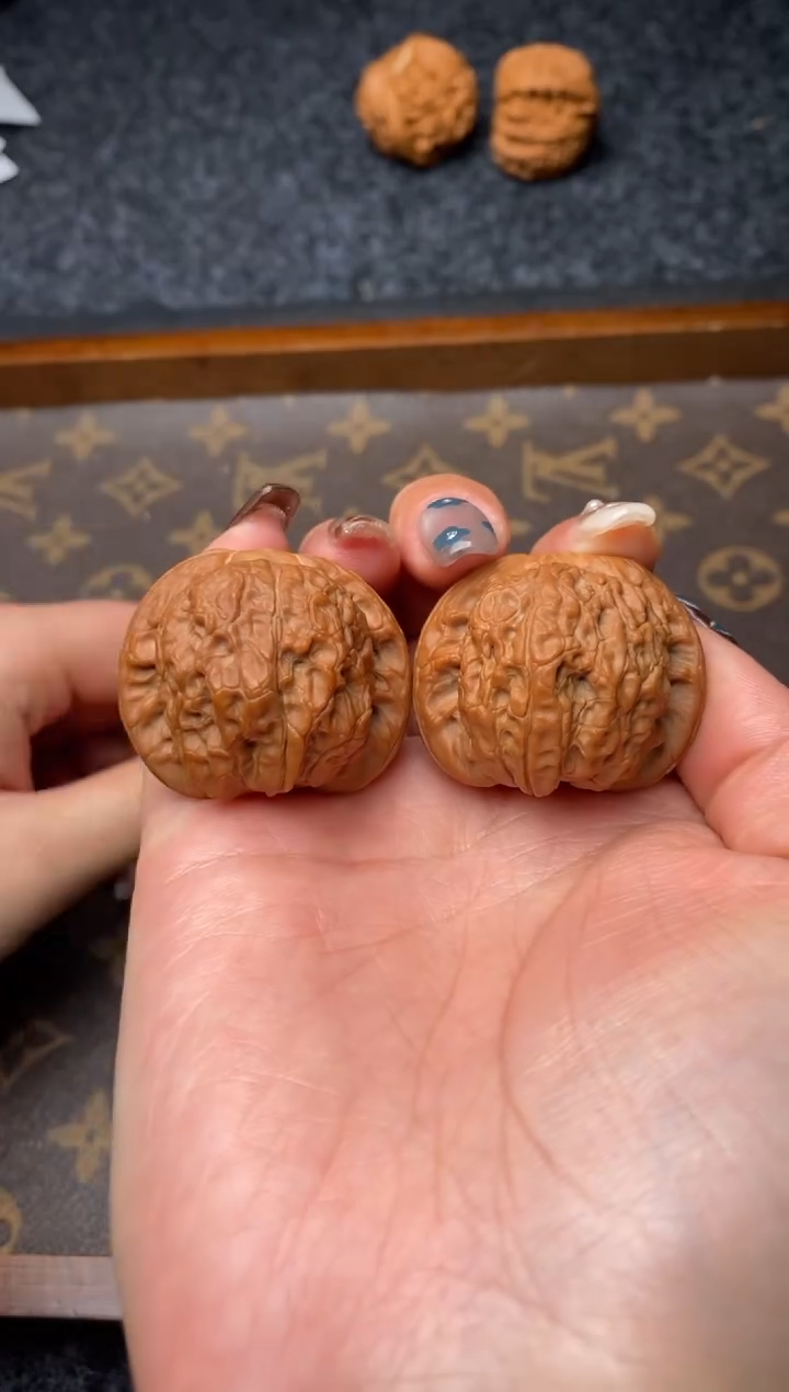 把件文玩核桃b117号37尺血麒麟