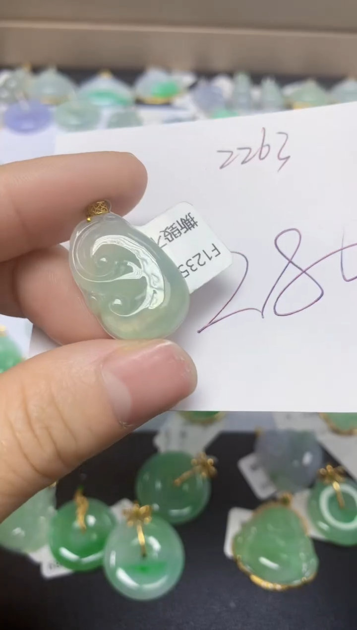 【闪购商品】翡翠18K金镶嵌挂件天然翡翠A货