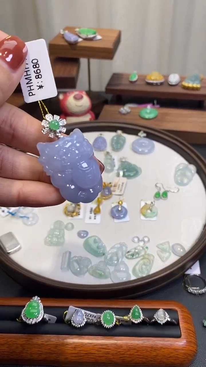 【闪购商品】翡翠颈饰18K金镶嵌龙