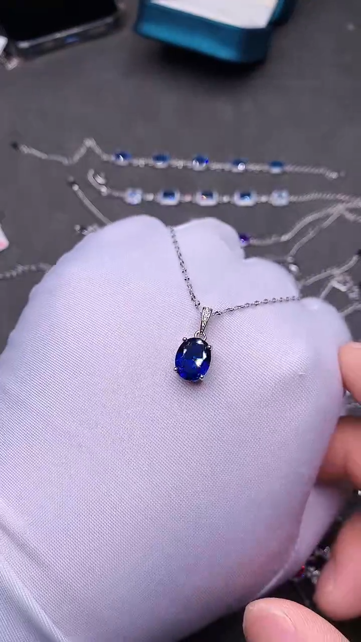 【闪购商品】蓝宝石颈饰银S925镶嵌····