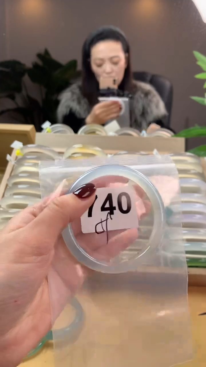 【闪购商品】玛瑙/玉髓手镯未镶嵌740