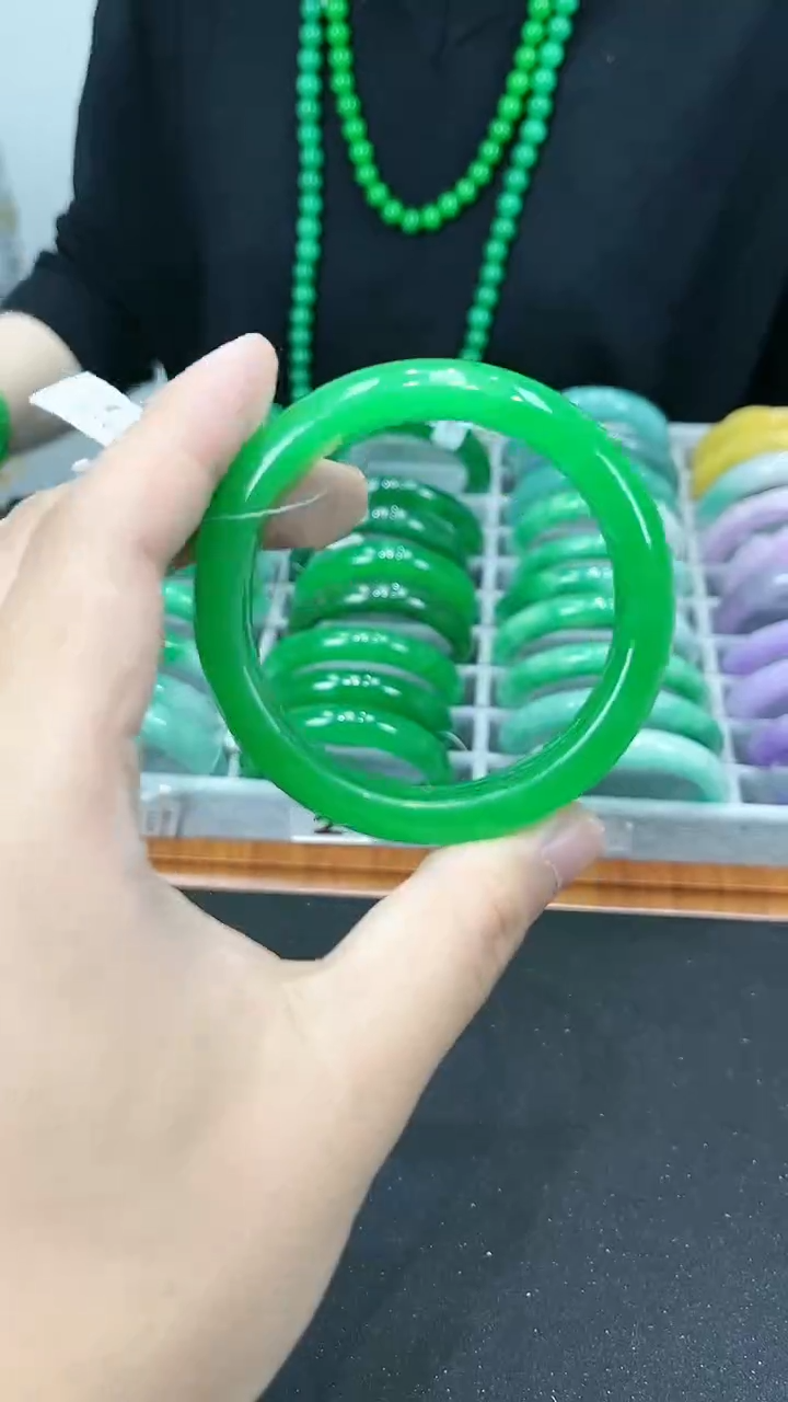 【闪购商品】砖雕s36 正阳绿轮胎手镯 圈口57