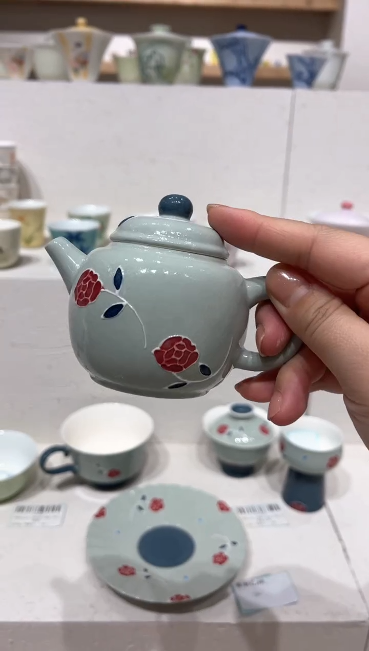 【闪购商品】霜韵花枝壶 哈哈哈哈哈