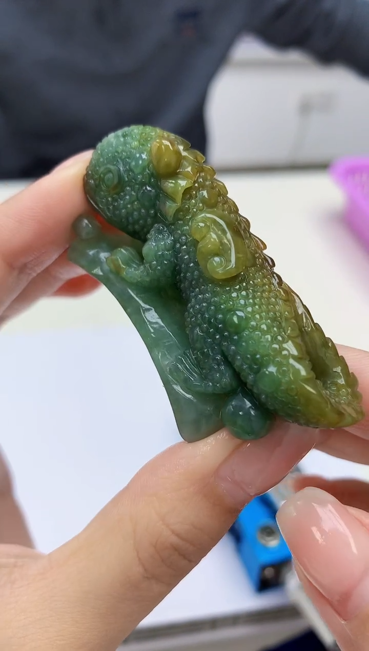 【闪购商品】定制翡翠未镶嵌3916kk-毛货挂件25