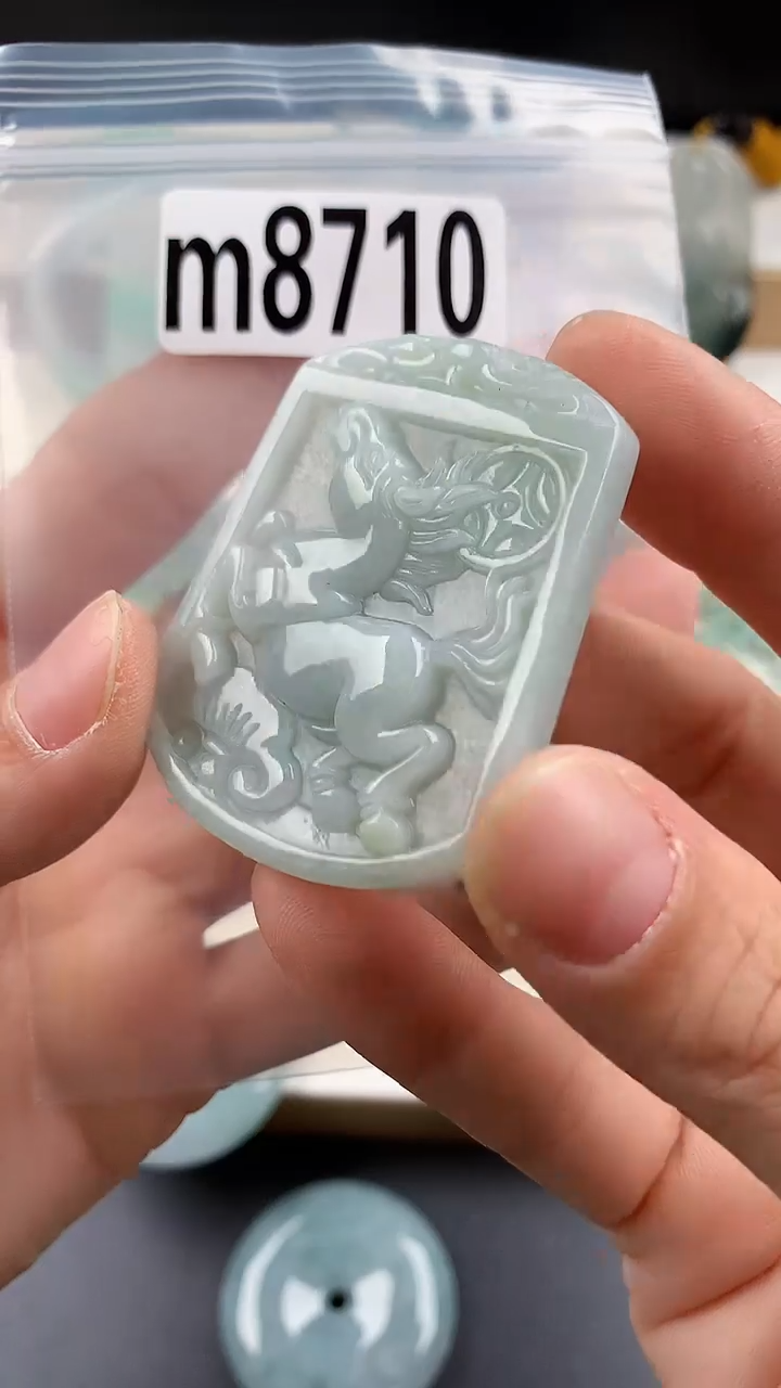 颈饰未镶嵌翡翠天然翡翠吊坠挂件