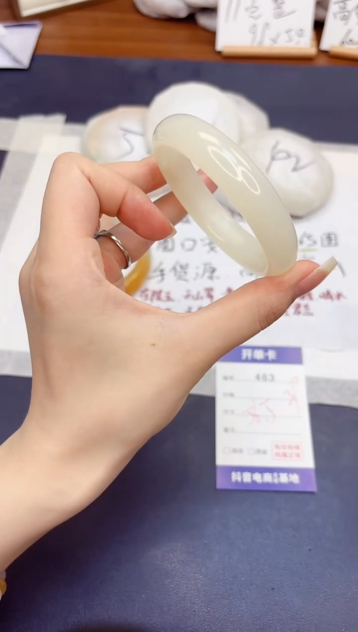 石英质玉手镯未镶嵌463-玉兰白-圈口